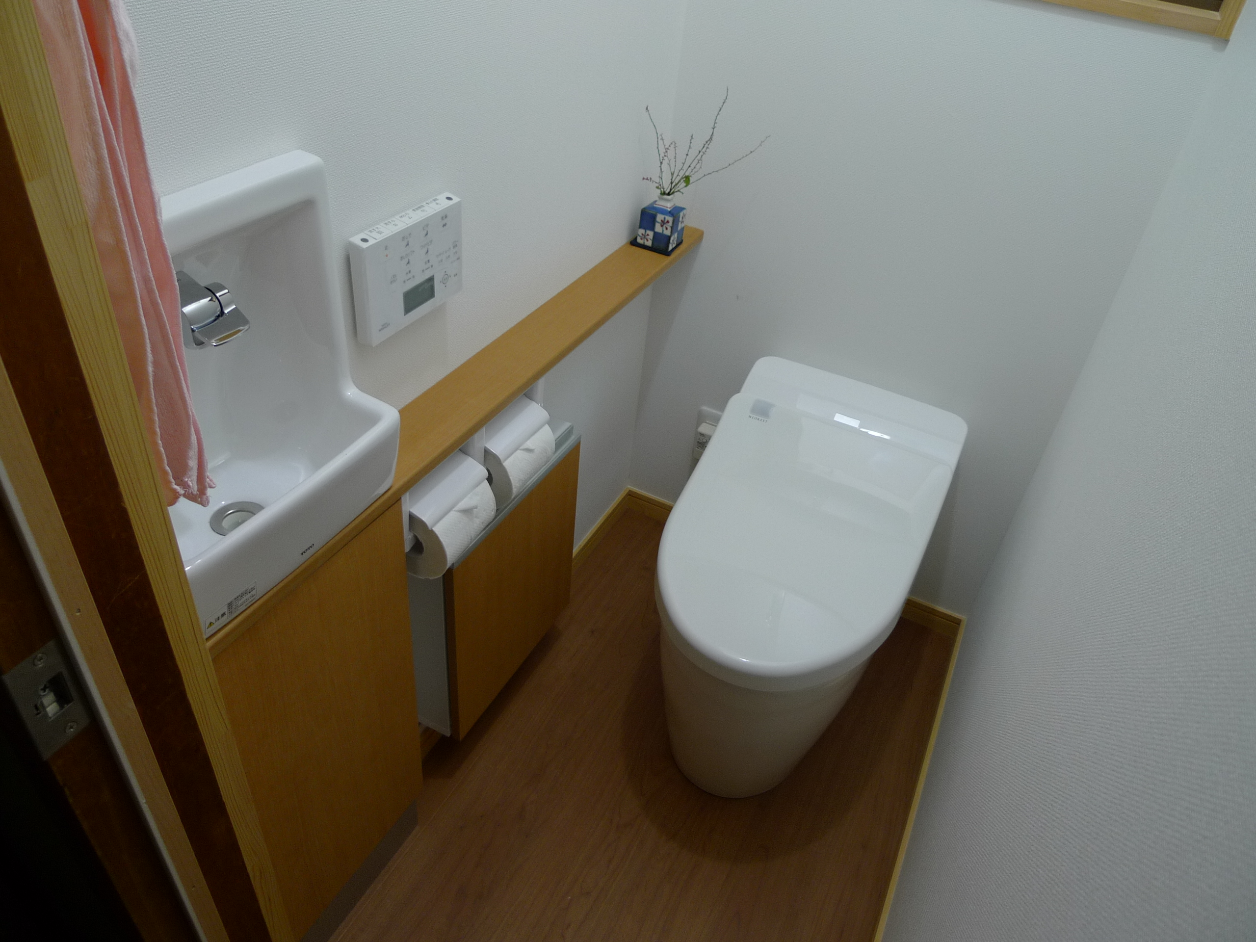 浜松市浜北区で省スペースでお掃除の楽なトイレにリフォーム